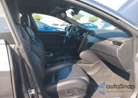 2018 Tesla Model S 100D/75D/P100D z USA, uszkodzony, nr VIN 5YJSA1E26JF249573